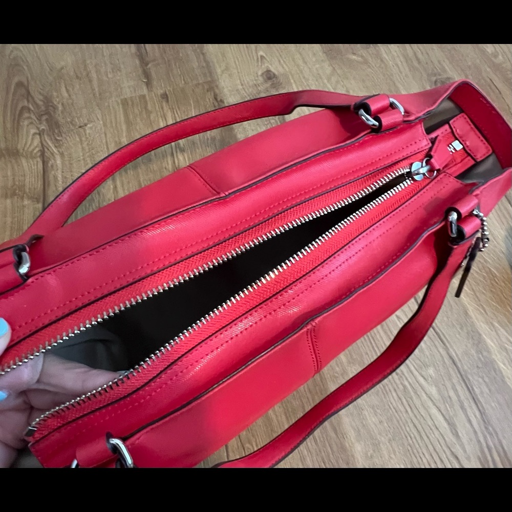 Coach shoulder bag! Beautiful color!🌹 - Picture 9 of 9